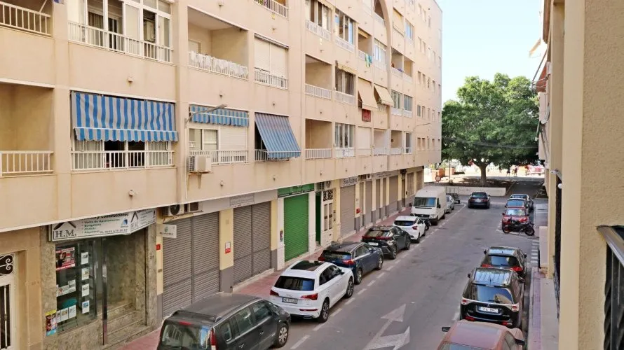 2 bedrooms apartment for sale, Torrevieja, Spain No. 620 № 15