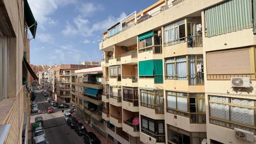 2 bedrooms apartment for sale, Torrevieja, Spain No. 590 № 6