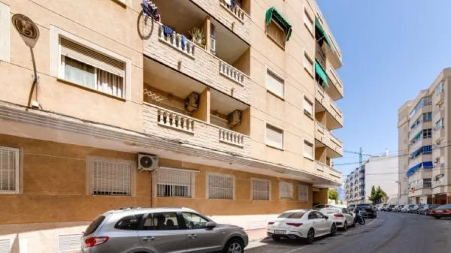 2 bedrooms apartment for sale, Torrevieja, Spain No. 581