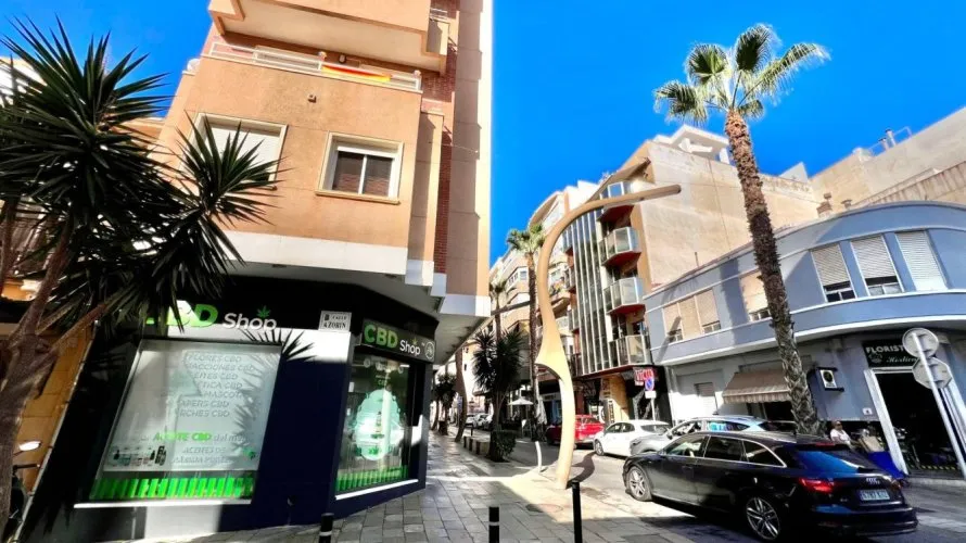 45m² commercial property for sale, Torrevieja, Spain No. 727 № 14