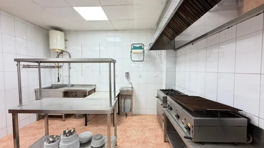 98m² commercial property for sale, Torrevieja, Spain No. 694 № 9