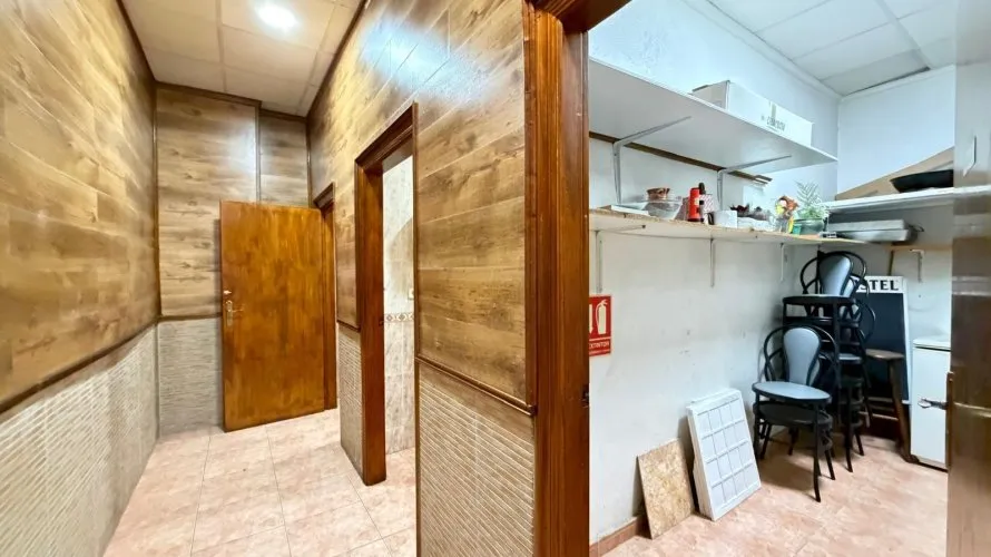98m² commercial property for sale, Torrevieja, Spain No. 694 № 8