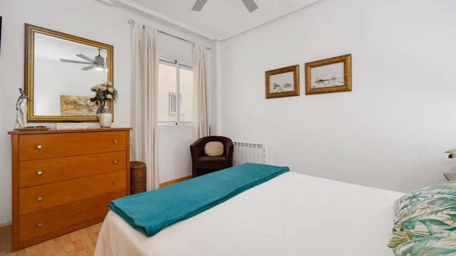 80m² apartment for sale, Torrevieja, Spain No. 648 № 7