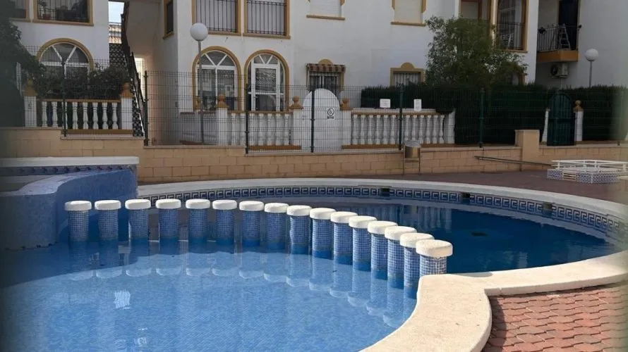 2 bedrooms bungalow for sale, Torrevieja, Spain No. 643