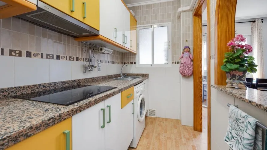 80m² apartment for sale, Torrevieja, Spain No. 648 № 19