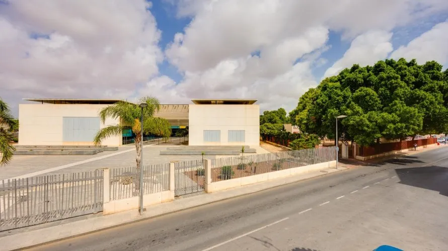 75m² bungalow for sale, Torrevieja, Spain No. 637 № 3