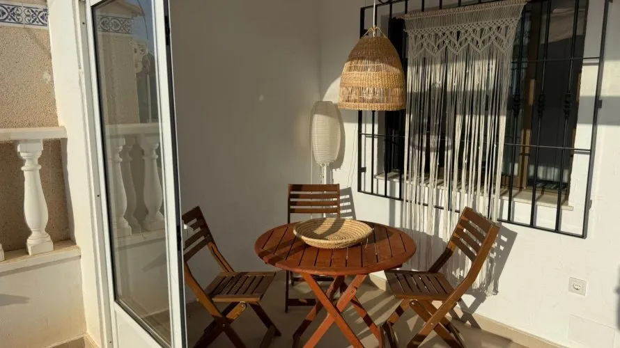 65m² bungalow for sale, Torrevieja, Spain No. 668 № 2