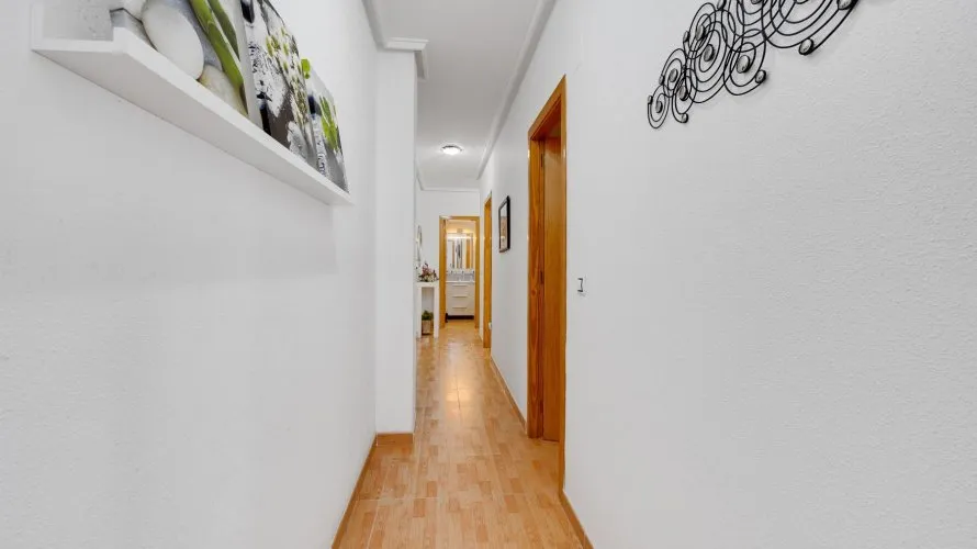 80m² apartment for sale, Torrevieja, Spain No. 648 № 11
