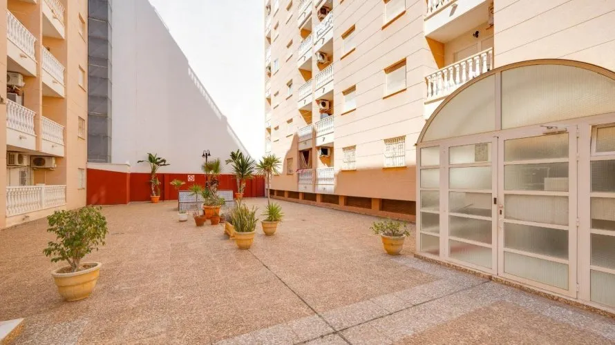 1 bedroom apartment for sale, Torrevieja, Spain No. 632 № 6