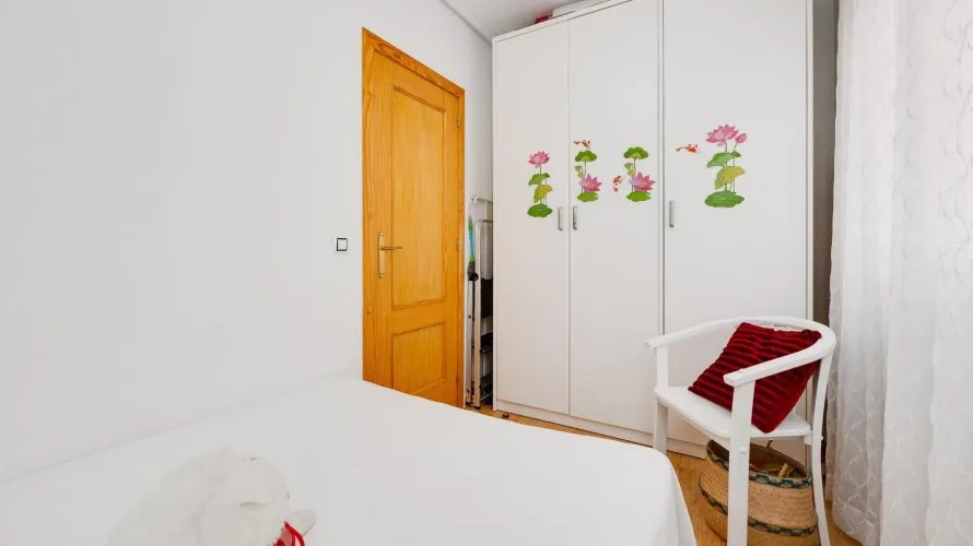 80m² apartment for sale, Torrevieja, Spain No. 648 № 10