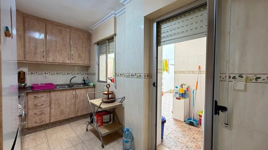 3 bedrooms apartment for sale, Torrevieja, Spain No. 696 № 24