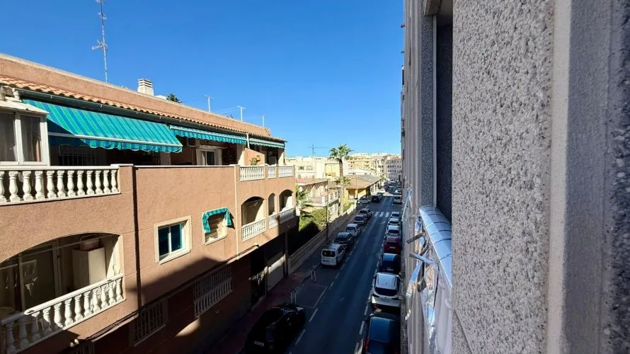 2 bedrooms apartment for sale, Torrevieja, Spain No. 698 № 10