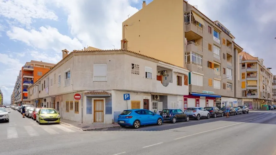 75m² bungalow for sale, Torrevieja, Spain No. 637 № 2
