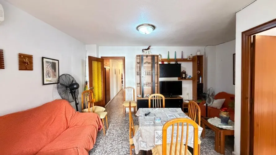 3 bedrooms apartment for sale, Torrevieja, Spain No. 696 № 1
