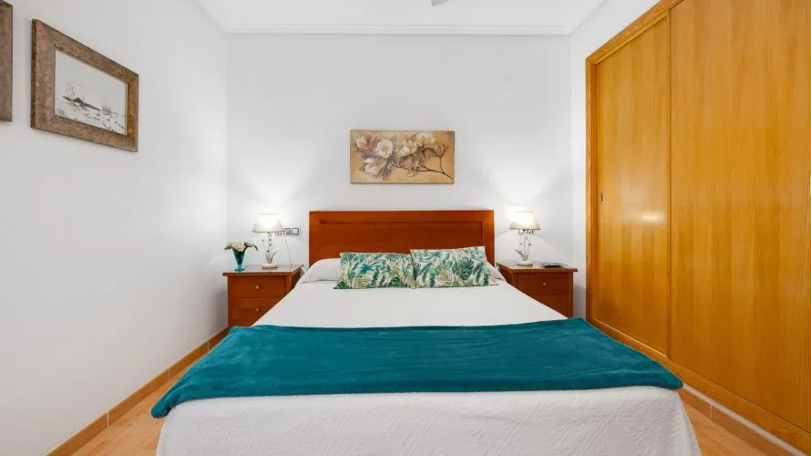 80m² apartment for sale, Torrevieja, Spain No. 648 № 5