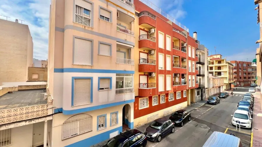 1 bedroom apartment for sale, Torrevieja, Spain No. 701 № 13
