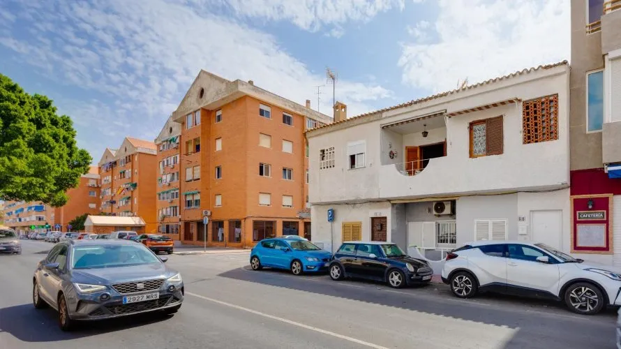 75m² bungalow for sale, Torrevieja, Spain No. 637 № 4