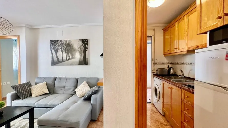 1 bedroom apartment for sale, Torrevieja, Spain No. 700 № 8