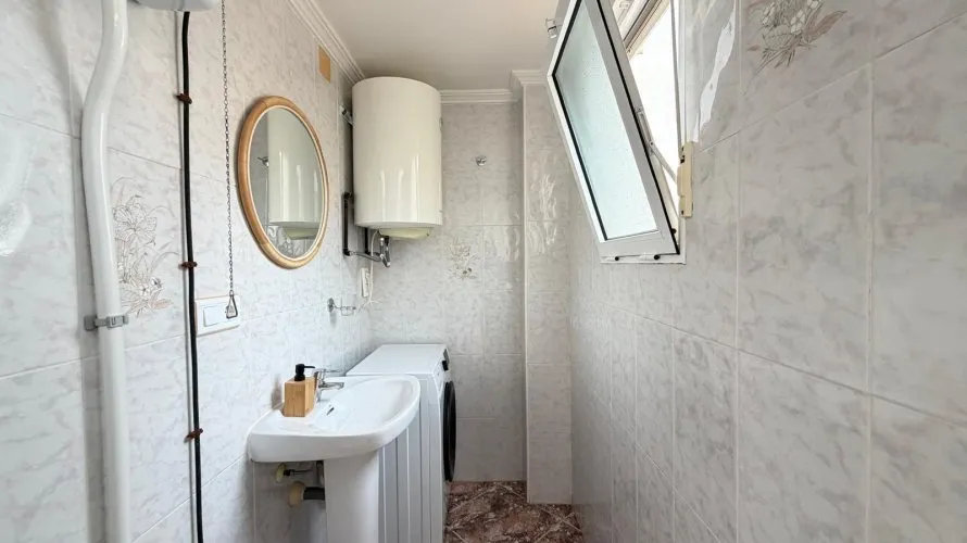 2 bedrooms apartment for sale, Torrevieja, Spain No. 699 № 7