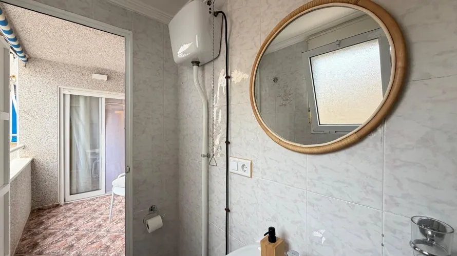 2 bedrooms apartment for sale, Torrevieja, Spain No. 699 № 1