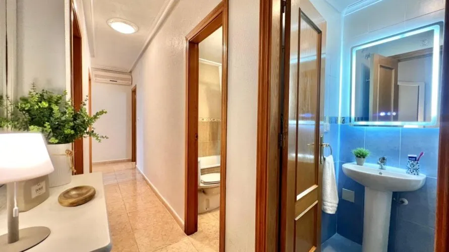 2 bedrooms apartment for sale, Torrevieja, Spain No. 759 № 25