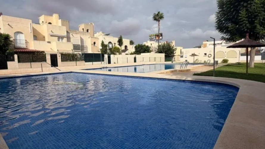 1 bedroom bungalow for sale, Torrevieja, Spain No. 766 № 2