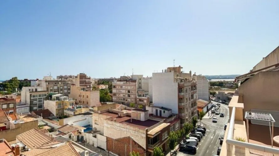 1 bedroom penthouse for sale, Torrevieja, Spain No. 765 № 18
