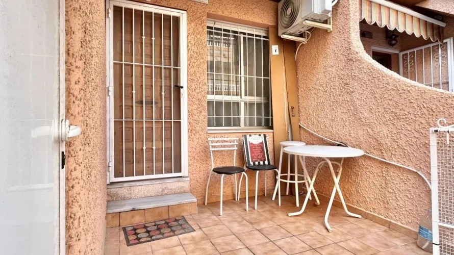 2 bedrooms bungalow for sale, Torrevieja, Spain No. 804 № 2