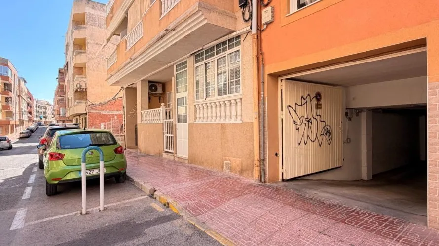 1 bedroom apartment for sale, Torrevieja, Spain No. 768 № 2