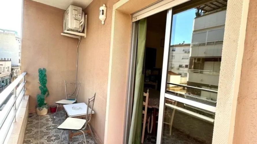 3 bedrooms apartment for sale, Torrevieja, Spain No. 805 № 1