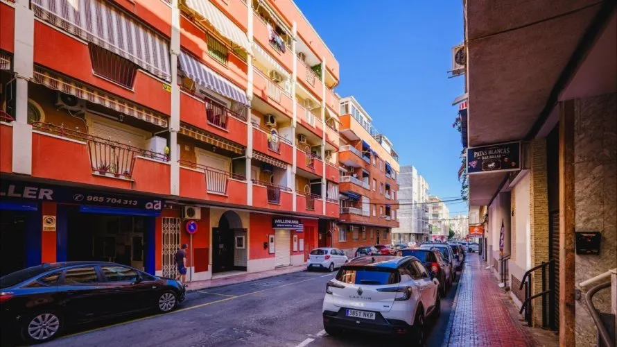 1 bedroom apartment for sale, Torrevieja, Spain No. 800 № 4