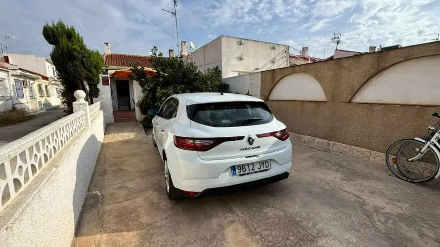 2 bedrooms bungalow for sale, Torrevieja, Spain No. 806 № 1