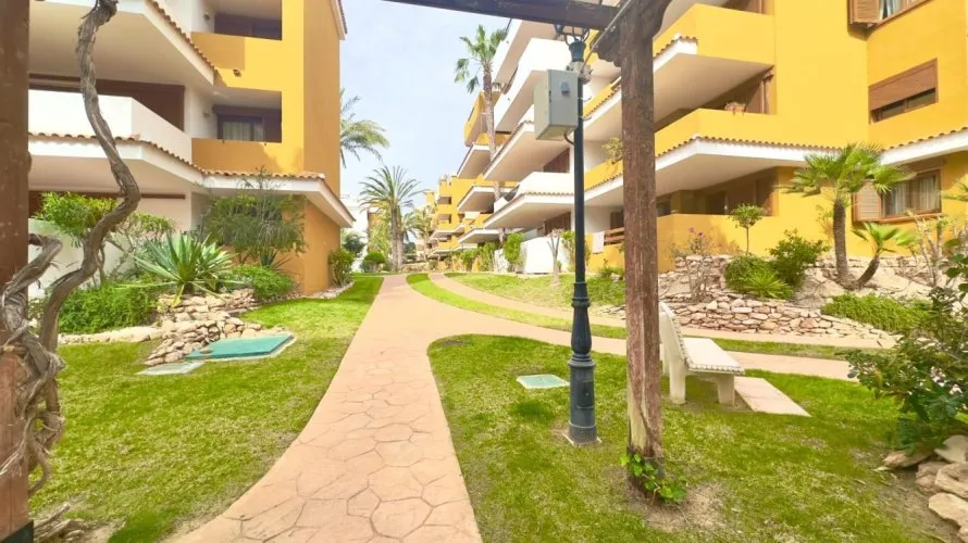 84m² apartment for sale, Torrevieja, Spain No. 793 № 2
