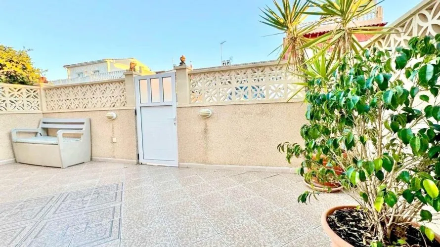 3 bedrooms house for sale, Torrevieja, Spain No. 786 № 17