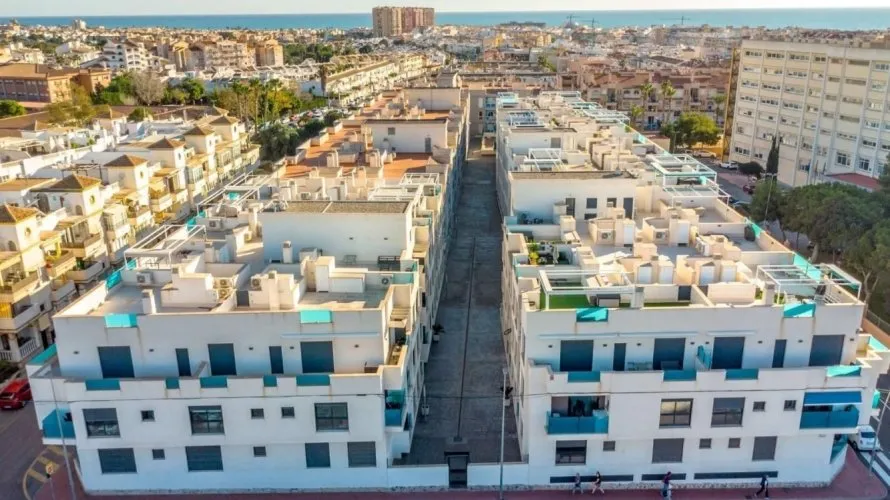 2 bedrooms apartment for sale, Torrevieja, Spain No. 737 № 1
