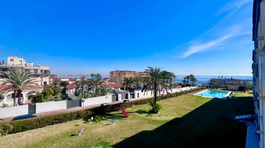 75m² apartment for sale, Torrevieja, Spain No. 748 № 10